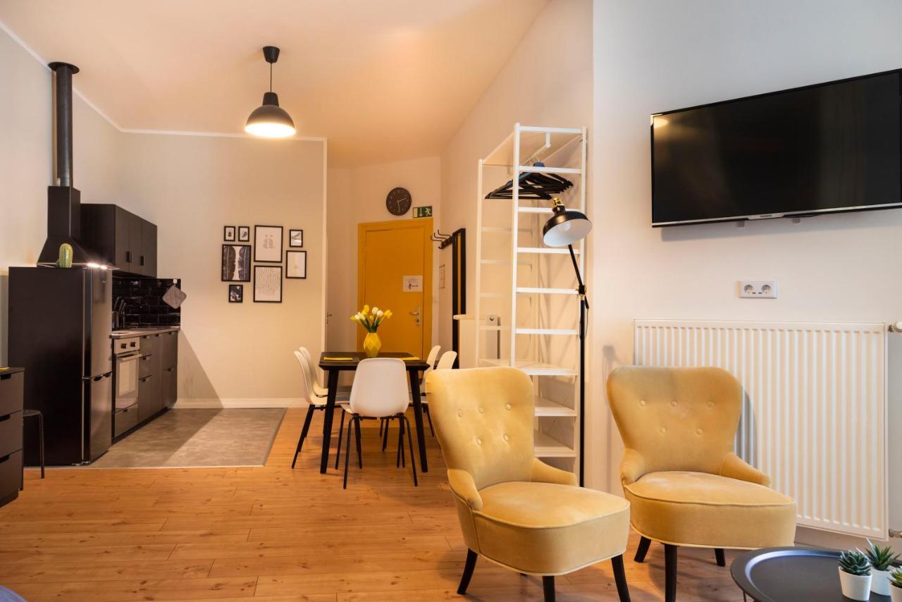 J.hr Ku'damm Style +a/c +rain-shower +u-station Apartment